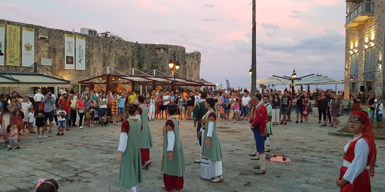 budva-caffes budva-sea budva-beach-bar budva-Montenegro beach